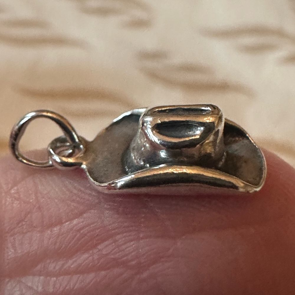 RETIRED James Avery Cowboy Hat Charm Sterling Silver Cut Loop. ❤️ - Picture 6 of 9